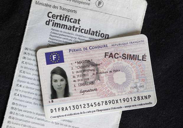 Dématérialisation des procédures relatives aux certificats d'immatriculation et aux permis de conduire Dématérialisation des procédures relatives aux certificats d'immatriculation et aux permis de conduire