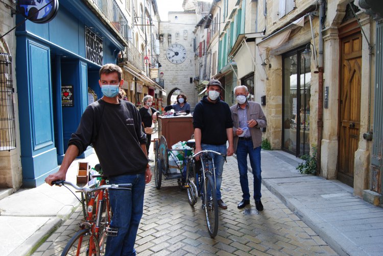 la ville de Sommières et l'association des commerçants offrent aux commerçants une "kit de reprise d'activités" la ville de Sommières et l'association des commerçants offrent aux commerçants une "kit de reprise d'activités"