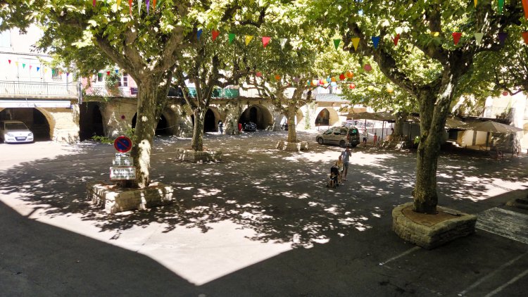 PLACE DES DOCTEURS DAX : REDONNER DE LESPACE � LA VIE
