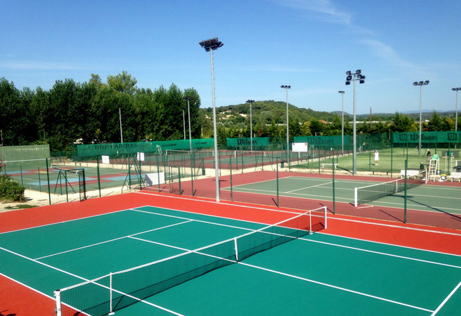 Les courts du Tennis Club Sommiérois