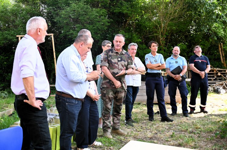 10 juin - remise des diplomes aux lves de la classe dfense du collge G.Doumergue : 1749639161.dsc_5656.jpg
