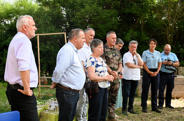 10 juin - remise des diplomes aux lves de la classe dfense du collge G.Doumergue : 1749639165.dsc_5665.jpg