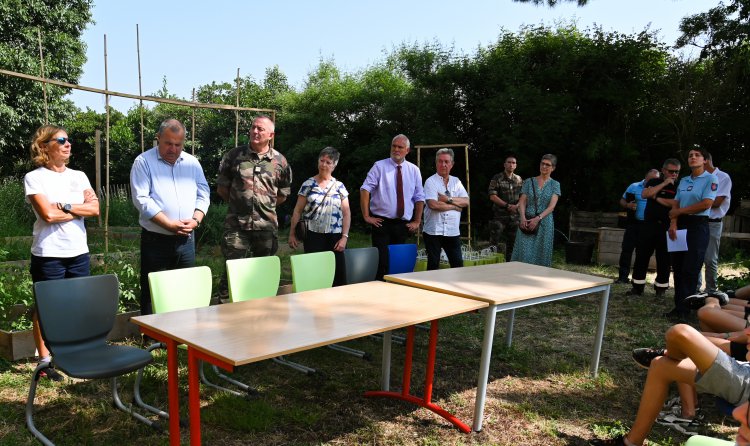10 juin - remise des diplomes aux lves de la classe dfense du collge G.Doumergue : 1749639167.dsc_5669.jpg