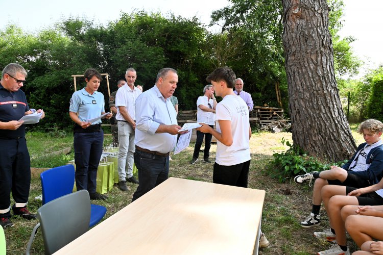 10 juin - remise des diplomes aux lves de la classe dfense du collge G.Doumergue : 1749639170.dsc_5674.jpg
