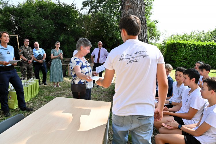 10 juin - remise des diplomes aux lves de la classe dfense du collge G.Doumergue : 1749639239.dsc_5690.jpg