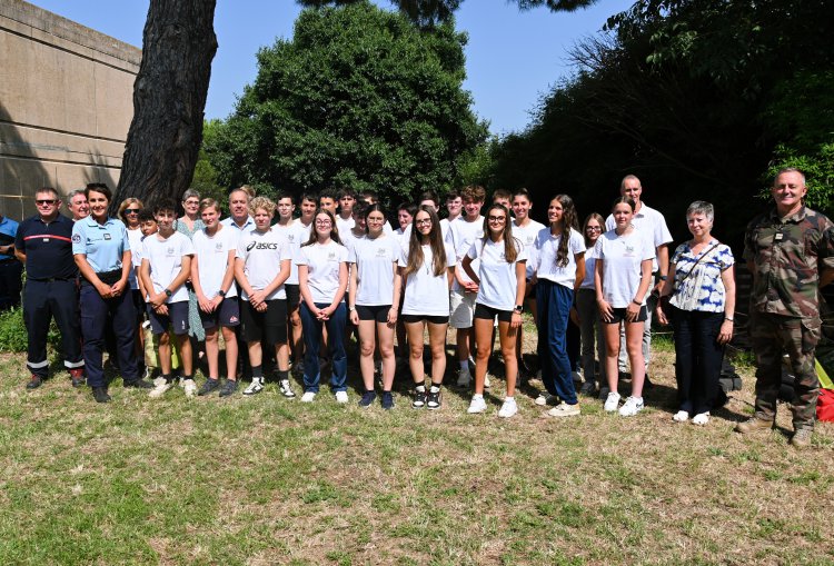 10 juin - remise des diplomes aux lves de la classe dfense du collge G.Doumergue : 1749639323.dsc_5718.jpg