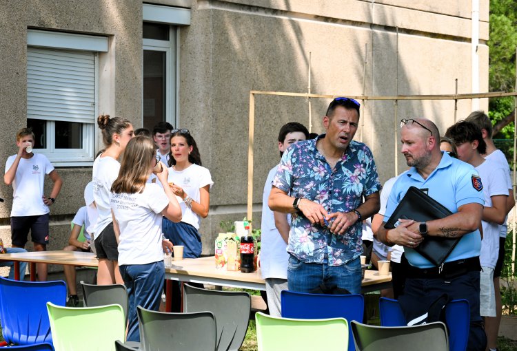 10 juin - remise des diplomes aux lves de la classe dfense du collge G.Doumergue : 1749639327.dsc_5727.jpg