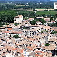 Vue sur Maintenon, l'espace Henri Dunant et l'�cole la Condamine